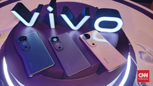 Vivo V40 Lite diluncurkan dengan harga mulai Rp3 jutaan, menawarkan desain elegan, performa tangguh dengan prosesor MediaTek Dimensity 720, serta kamera 64MP untuk pengalaman fotografi unggulan.