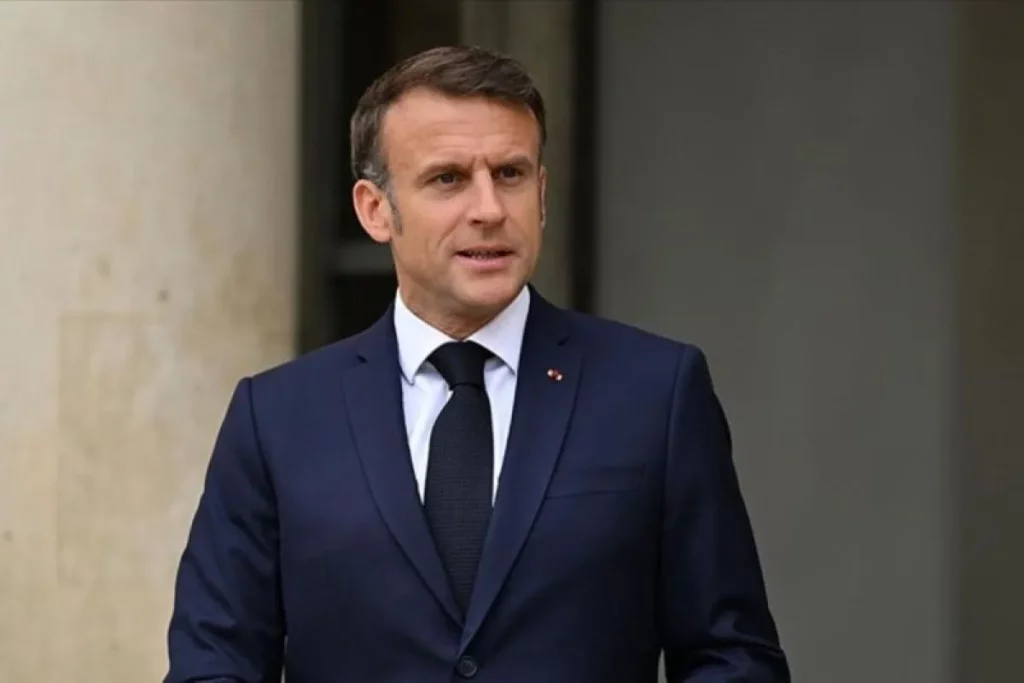 Presiden Prancis, Emmanuel Macron, mendukung penangguhan pengiriman senjata untuk Israel dalam upaya mengurangi ketegangan di Timur Tengah.